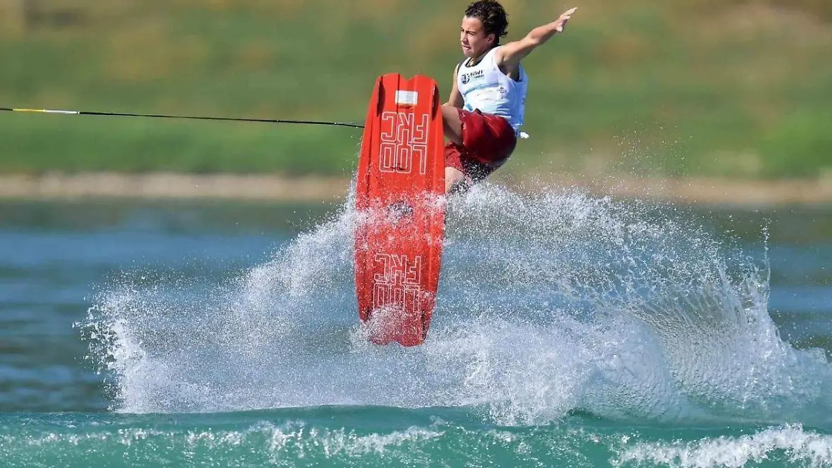 Andrés Villegas bronce en Mundial de Wakeboard